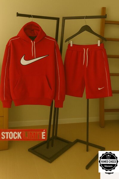 Ensemble sportif rouge Nike