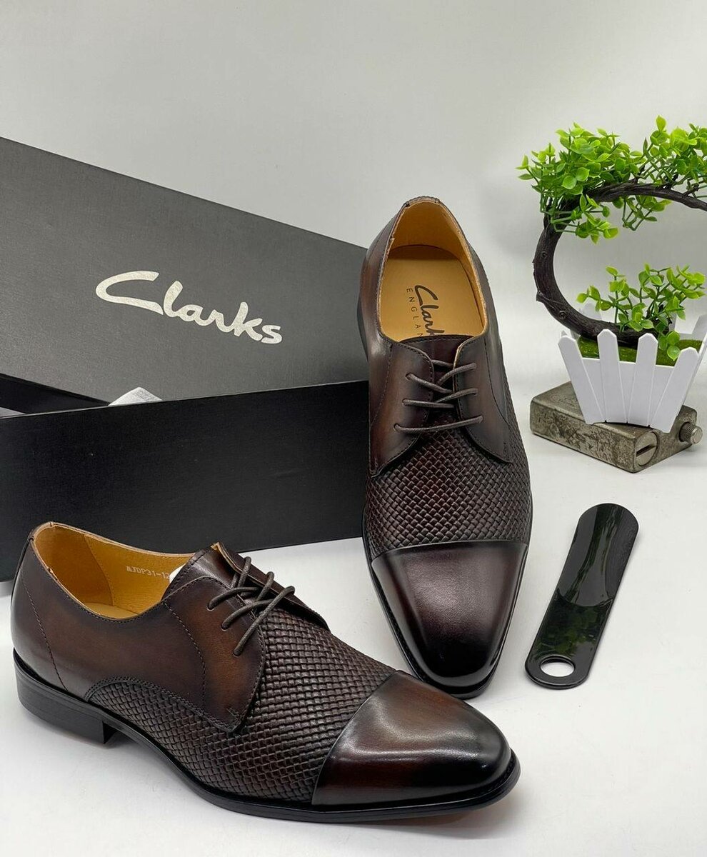 Clarks solid Executive shoes