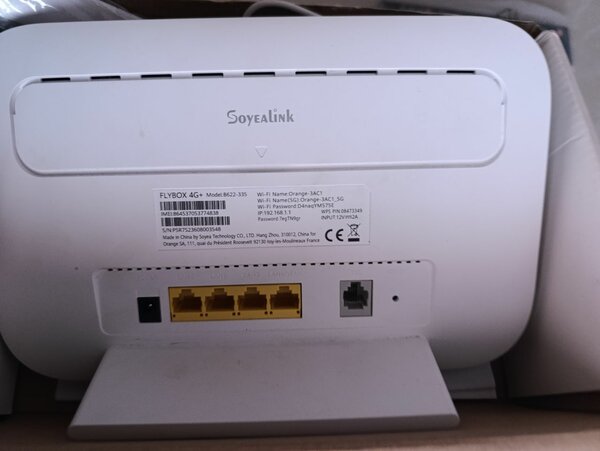 Flybox et combiné téléphone