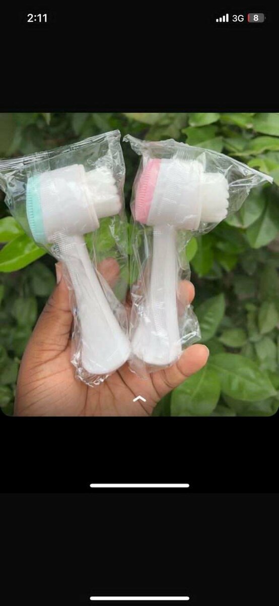 Double sided face scrub