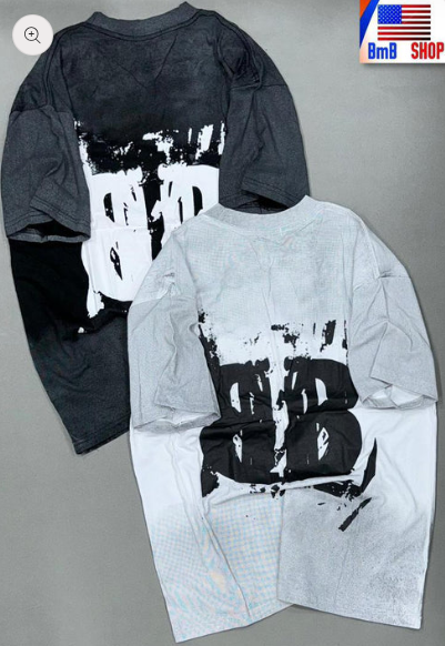 Des T-shirts de différentes couleurs