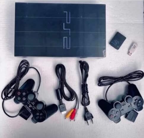 Console rétro avec manettes