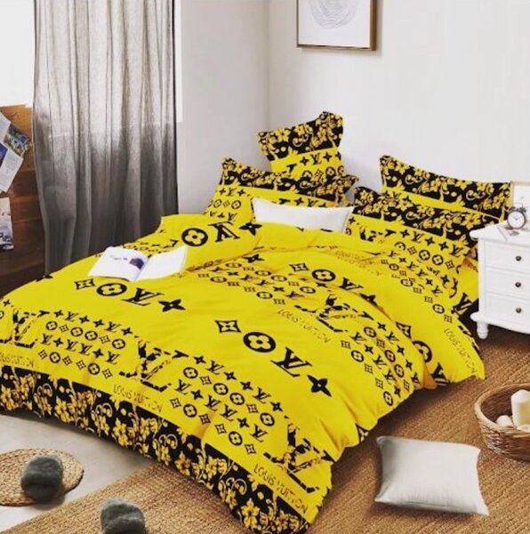 King Size Complete Duvet Set With Bedsheet and 4 Pillow Case