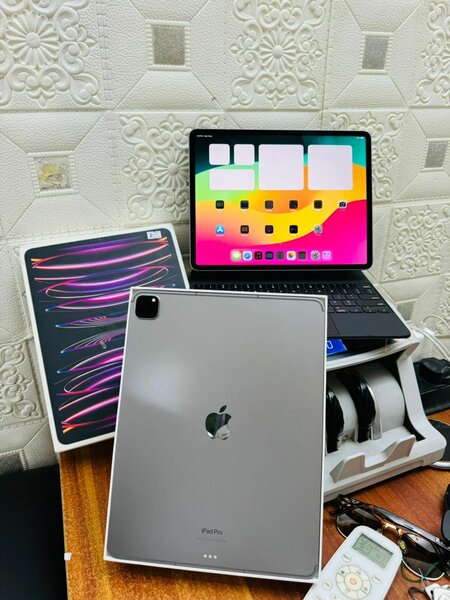Ipad pro M2 Chip 6th Generation