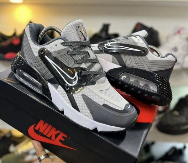 NIKE FLYWIRE