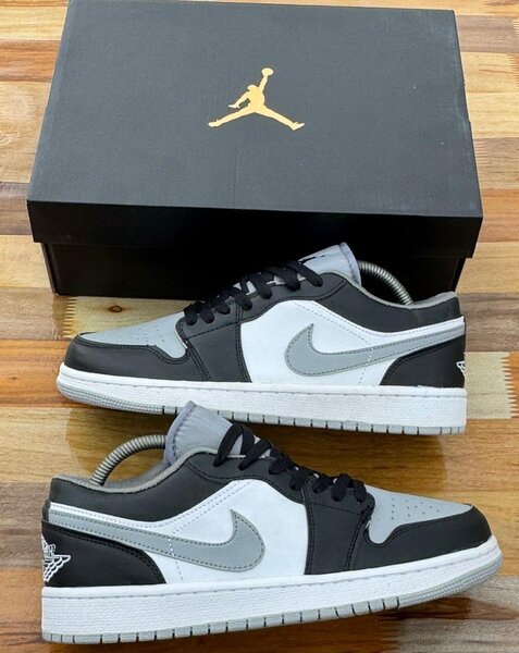 Baskets basses rétro élégantes