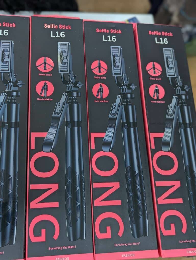 L16 selfie stick tripod Stand with light
