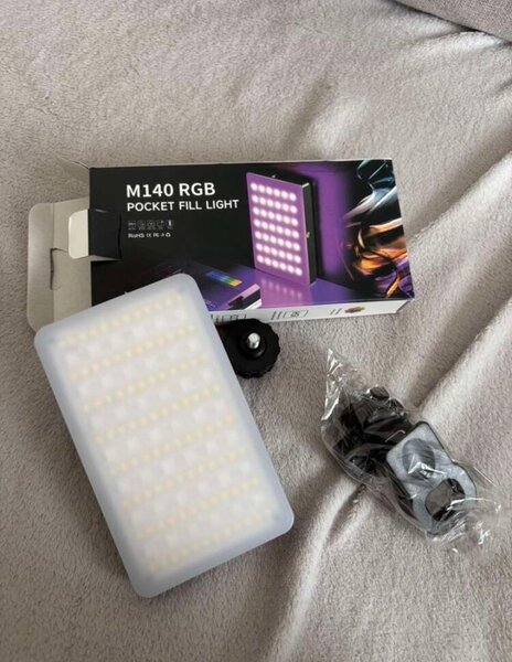 Lumière LED Portable RGB M140