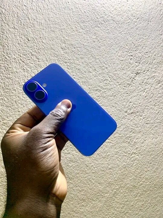 iPhone 16 256 Go Bleu