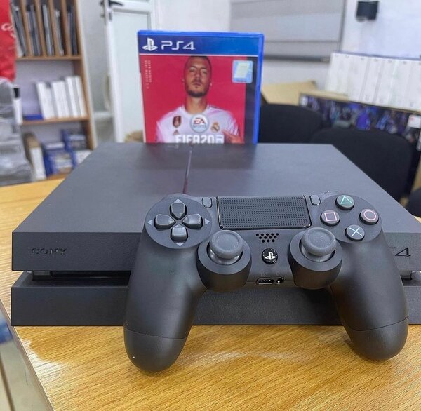 PlayStation 4 Standard