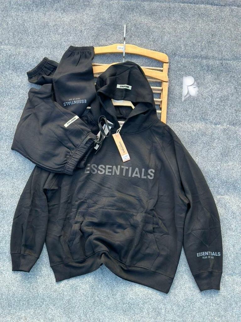 Ensemble Hoodie Essentials