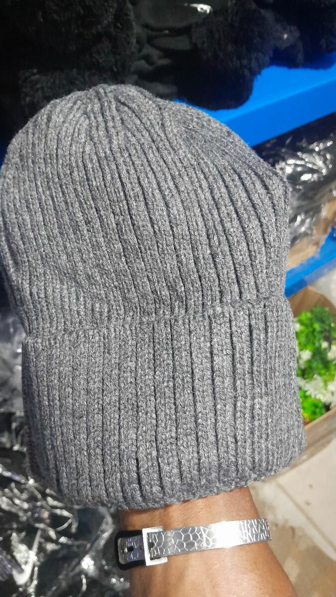 Bonnets en laine sans marque