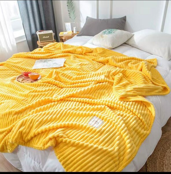 Plaid Jaune Douillet