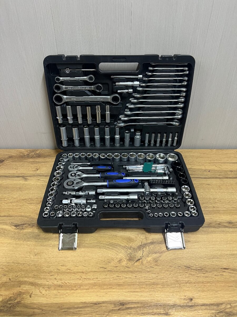 Набор ключи 151