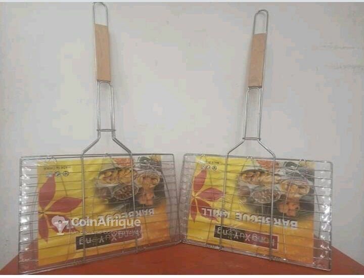 Grille à barbecue avec manche en bois