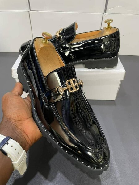Mocassins en cuir verni homme