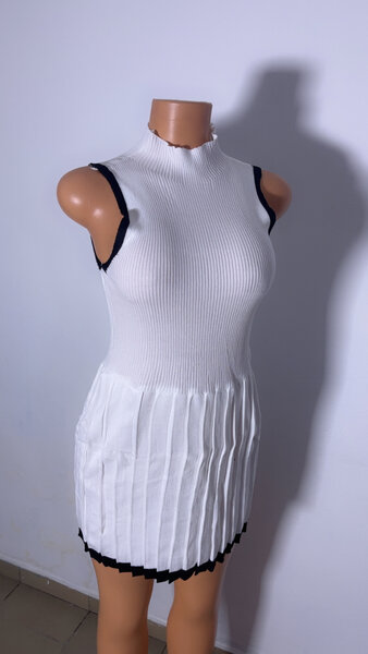 Robe Plissée Sans Manches Élegante