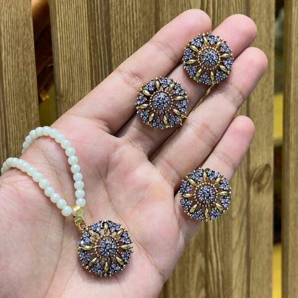 Ladies wedding set Necklace and earrings