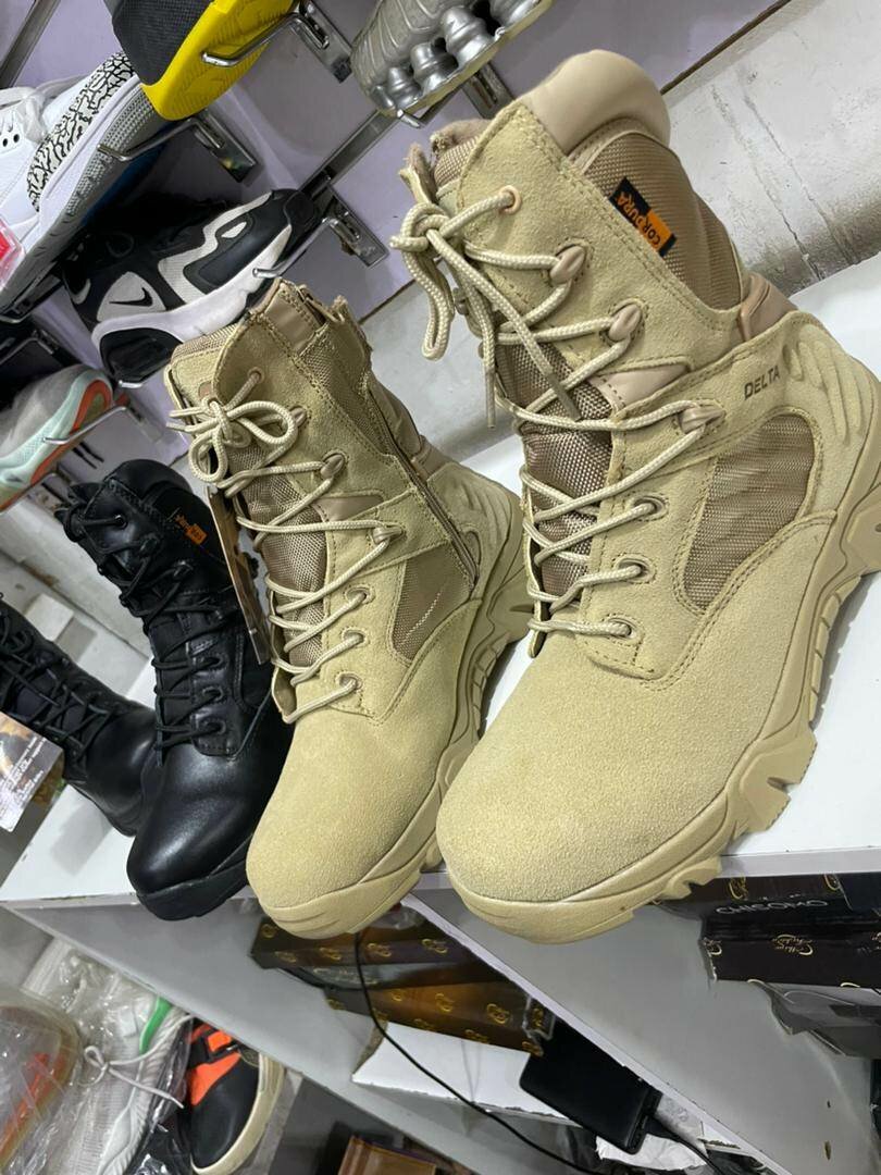 Delta boots