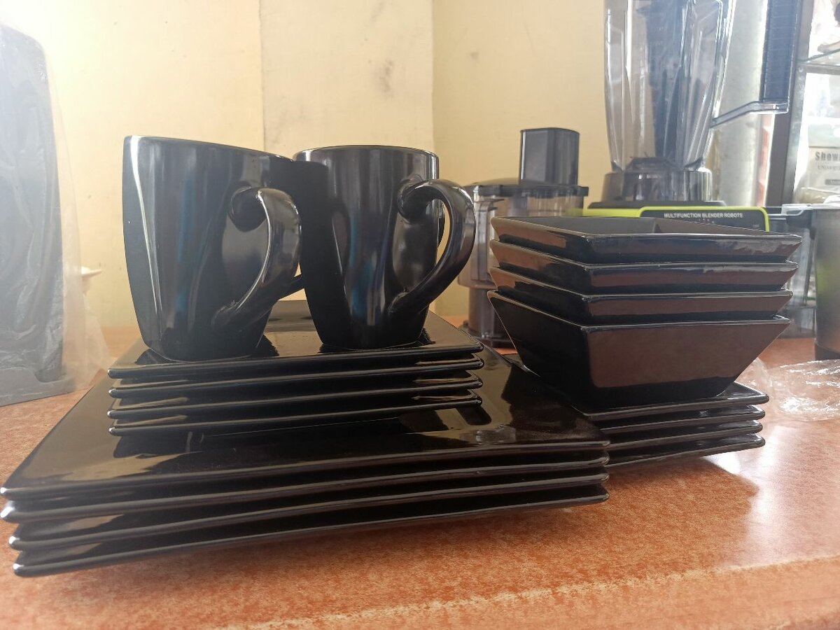 20 Set Dinner ware