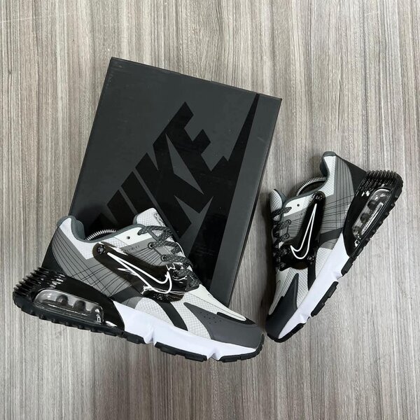 Nike Air Max 2090 Noir et Gris