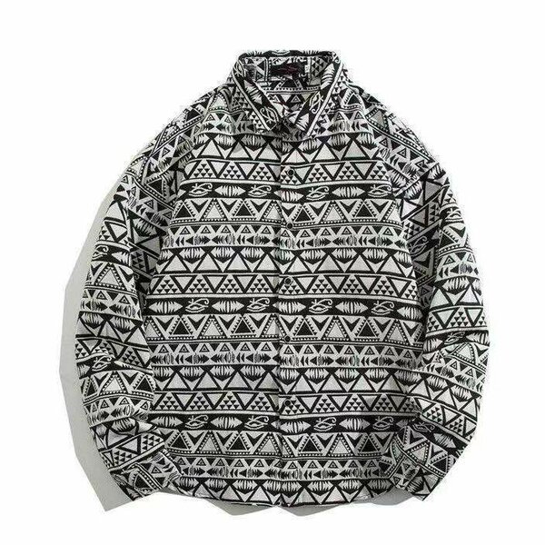 Chemise à motifs géométriques