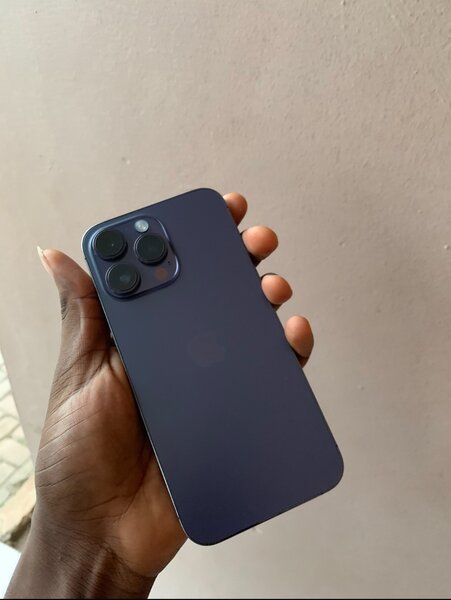 iPhone 14promax max 256gig bh89 eSIM unlocked 11k negotiable