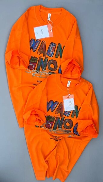 T-shirt orange imprimée unisexe