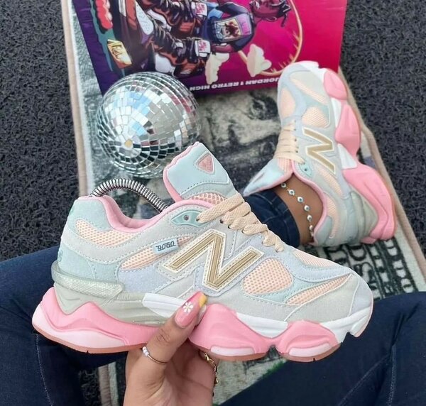 NEW BALANCE 9060