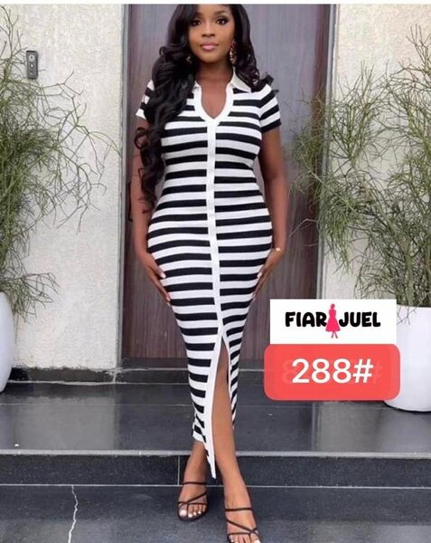 Robe midi rayée élégante