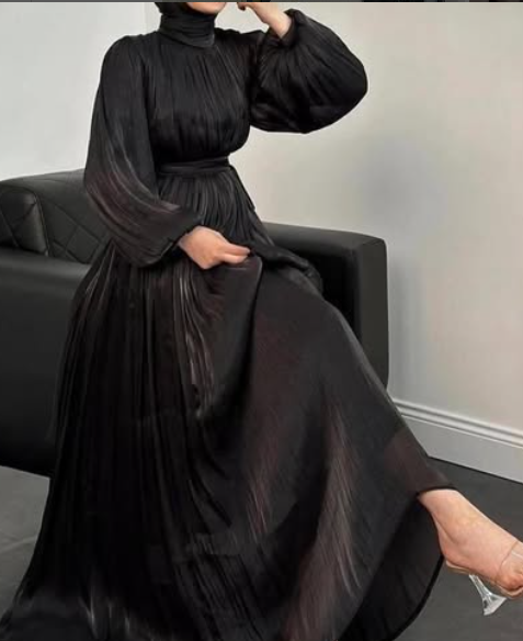 Платье черное