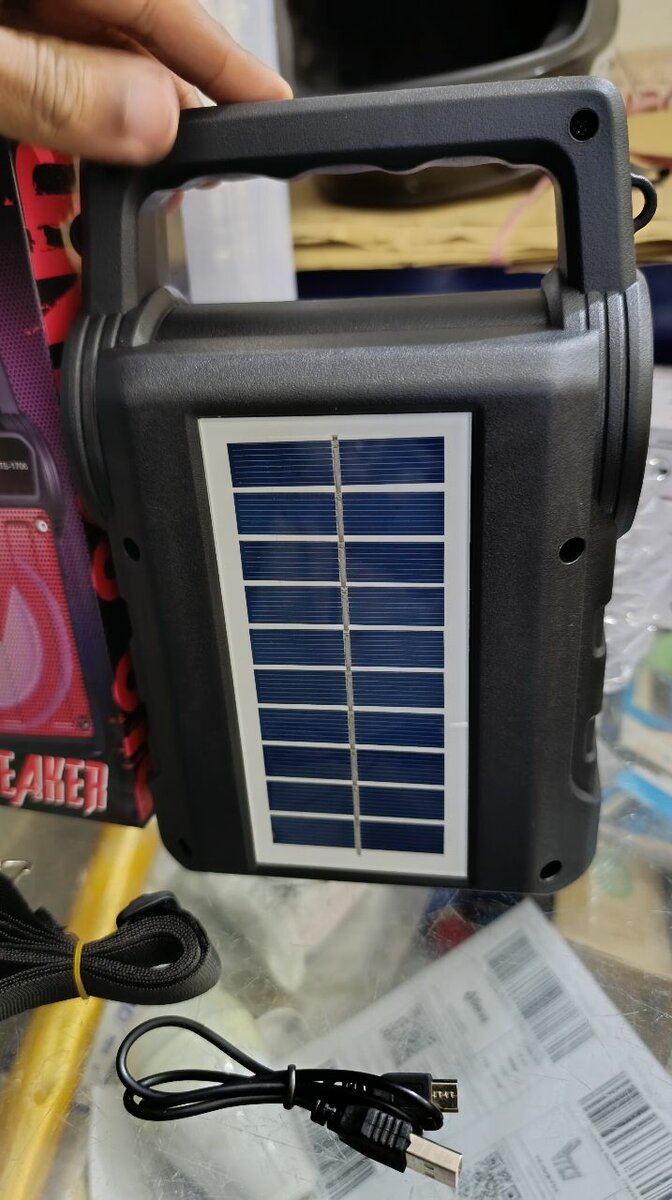 Bluetooth speaker with Solar and Torch