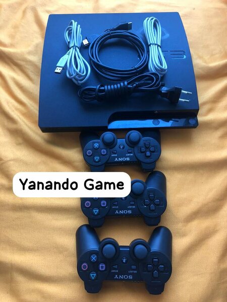 PS3 SLIM +40JEUX +3MANETTES