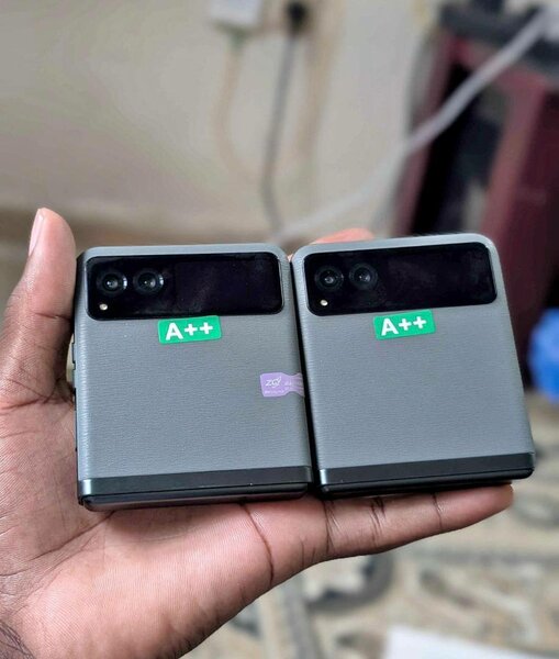 Smartphone pliable compact