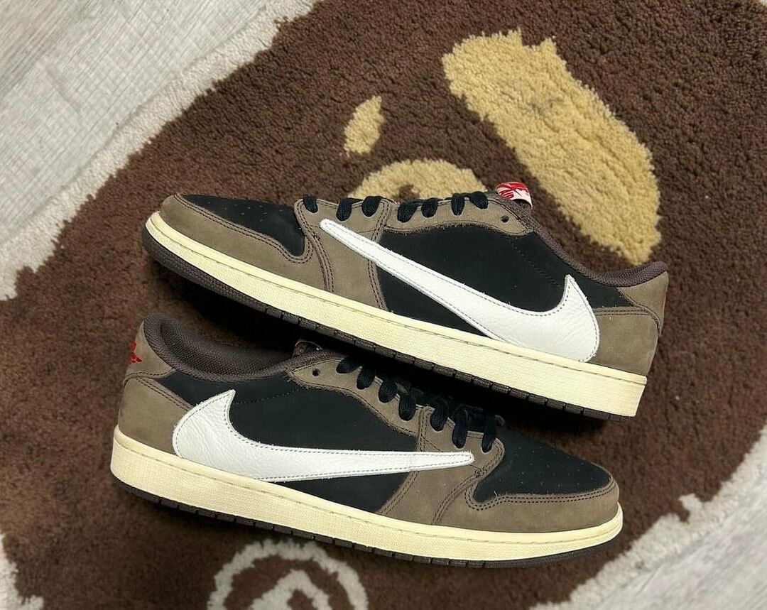 Nike Air Jordan 1 Low  x Travis Scott