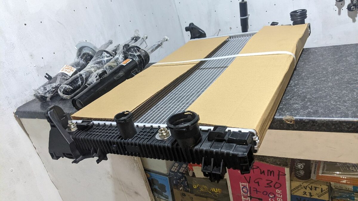 Cooling Radiator BENZ E500 W212 ,BENZ C300 X204 2016