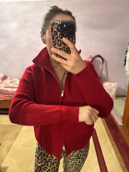 Свитер отличного качества