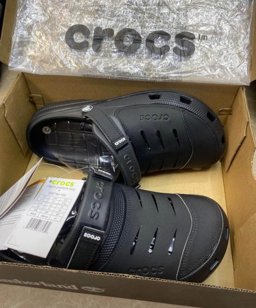 Crocs black