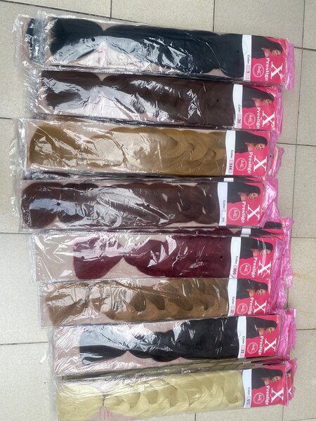 Extensions en cheveux synthétiques