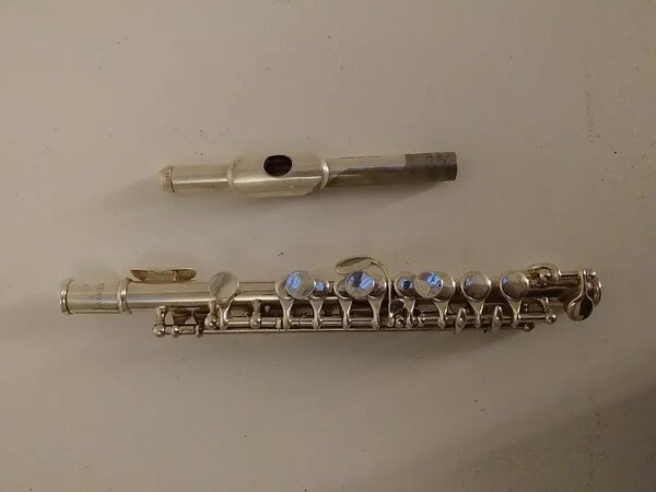 Piccolo flute in d silver coated