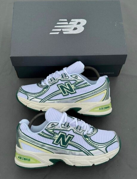 New Balance Sneakers ABZORB