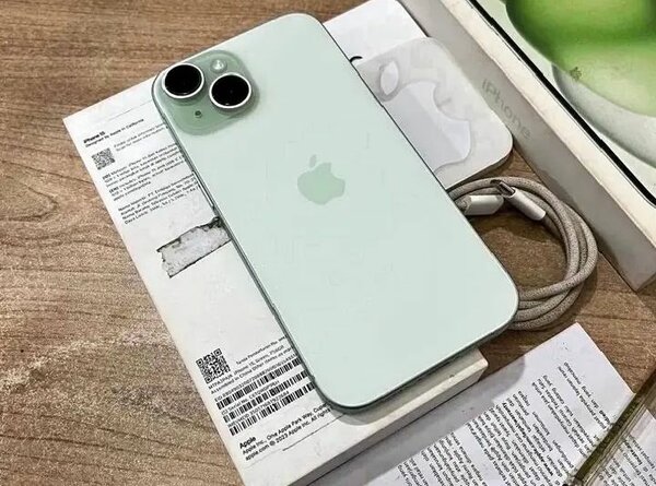 iPhone 15 vert Neuf