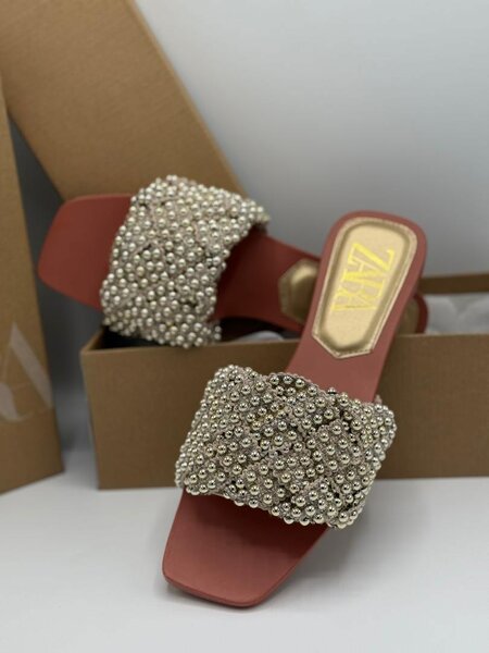 Ladies beaded slides