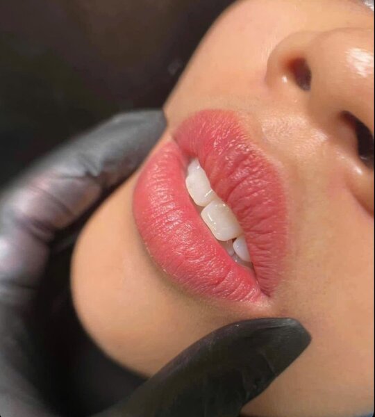 Baume à lèvre rose éclairci