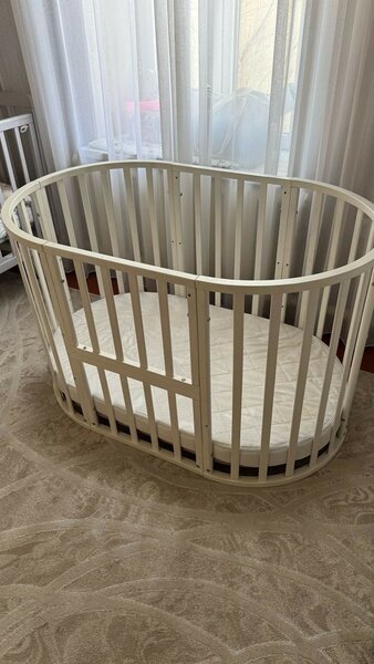 Детская кроватка с матрасом