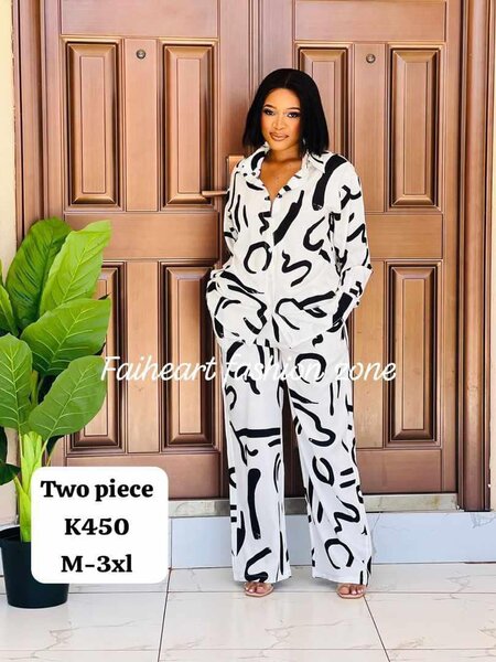 Women's set, long-sleeved shirt and trousers in black and white print M-3xl