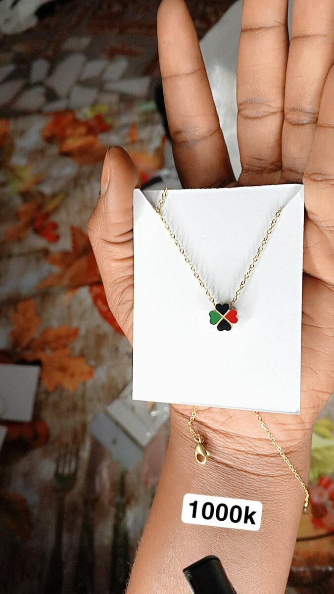 Collier pendentif en acier inoxydable