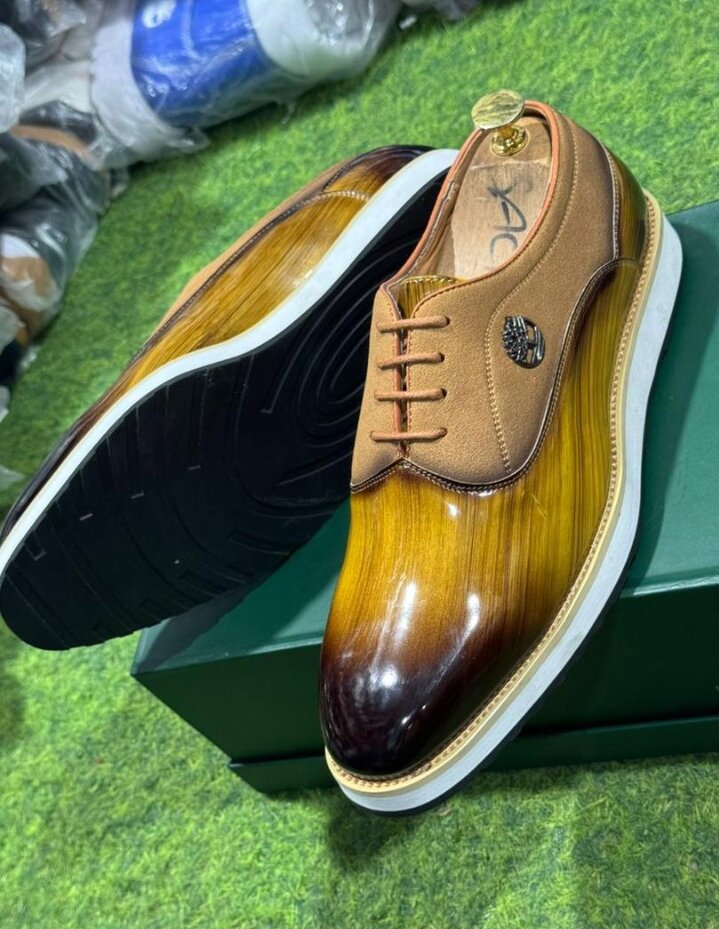 Chaussures habillées en cuir élégantes