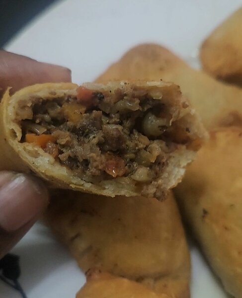 1 plat pastel viande+ 1 poisso