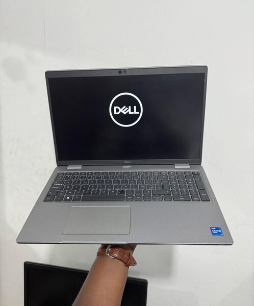 DELL LATITUDE 5520 CORE i7